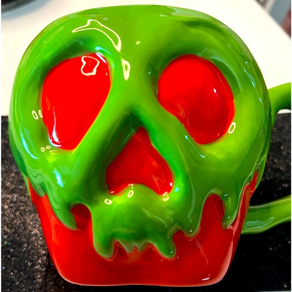 Disney NEW Snow White poison apple MUG “Just a Touch of Evil” - Picture 1 of 10